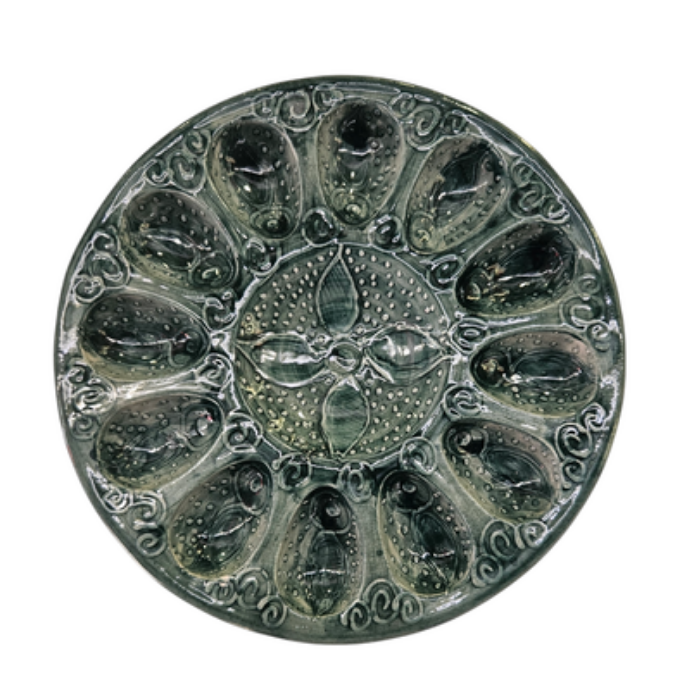 Plato huevos rellenos