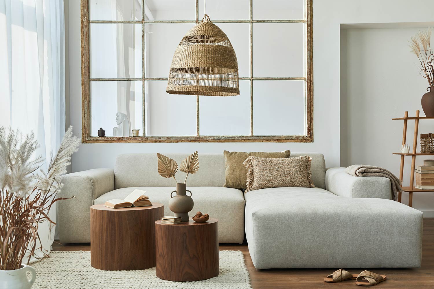 Salon-cojines-y-lampara Renovar el salón